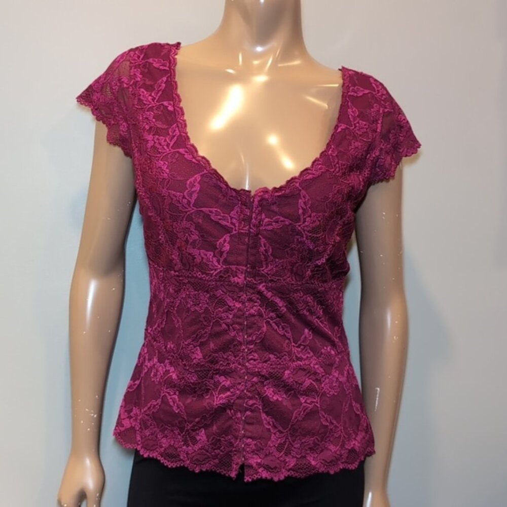 Le Chateau Fuchsia Lace Top - Picture 2 of 14
